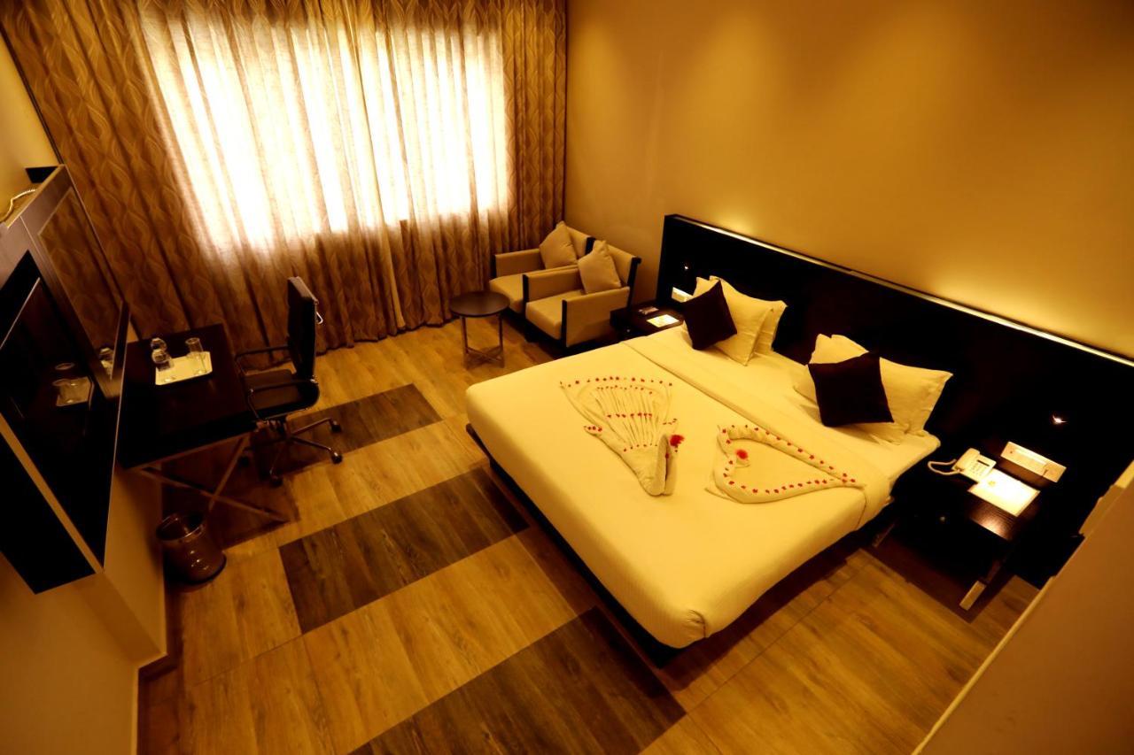 Hotel Queens Inn Velankanni Eksteriør billede