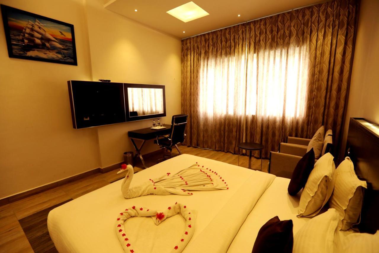 Hotel Queens Inn Velankanni Eksteriør billede