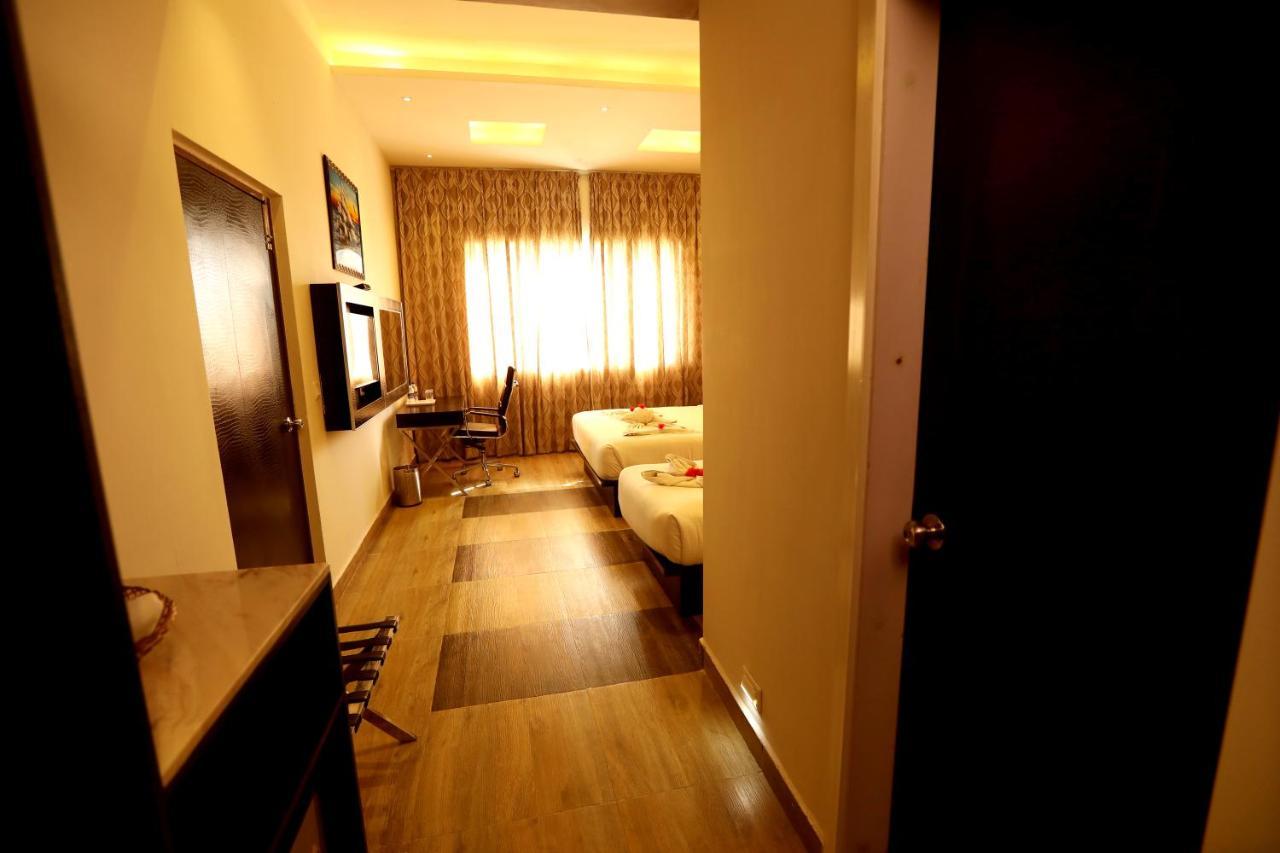Hotel Queens Inn Velankanni Eksteriør billede