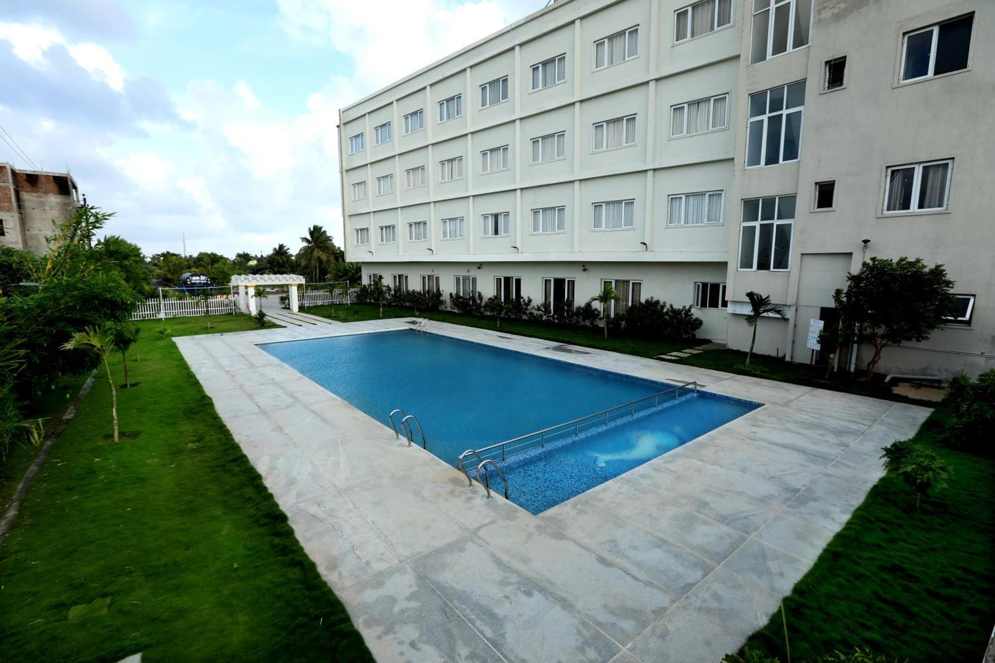Hotel Queens Inn Velankanni Eksteriør billede