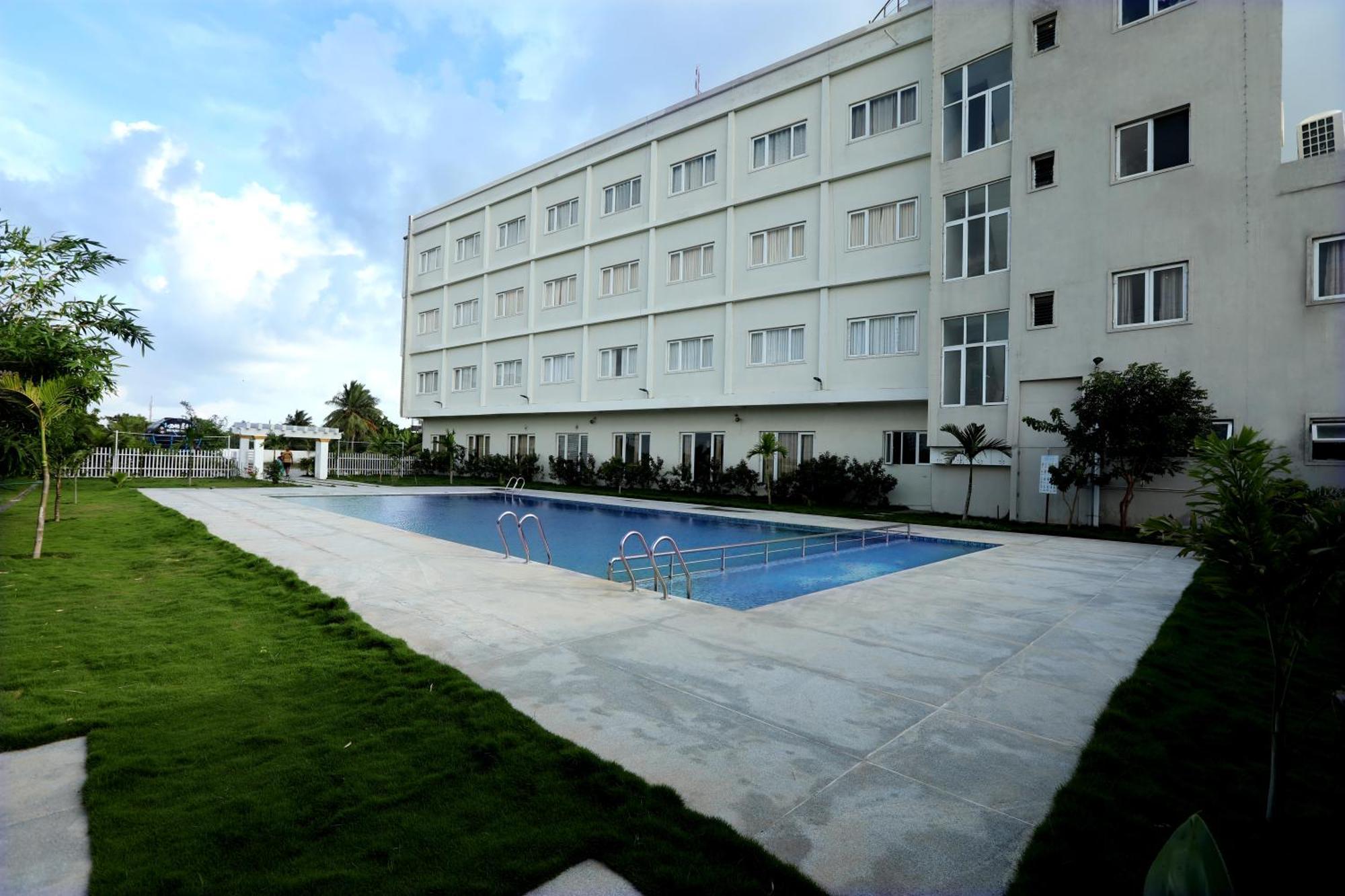 Hotel Queens Inn Velankanni Eksteriør billede