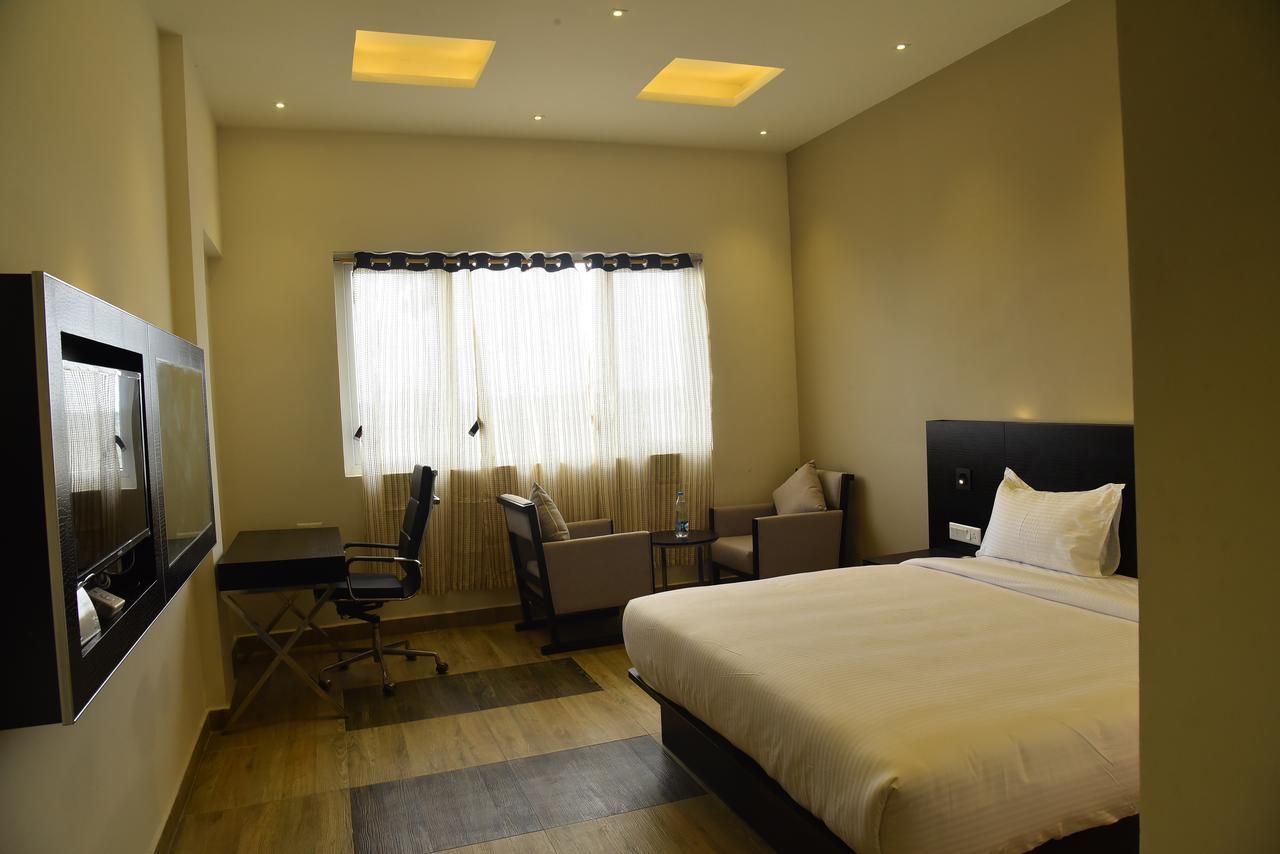 Hotel Queens Inn Velankanni Eksteriør billede