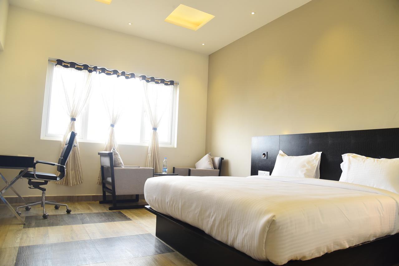 Hotel Queens Inn Velankanni Eksteriør billede
