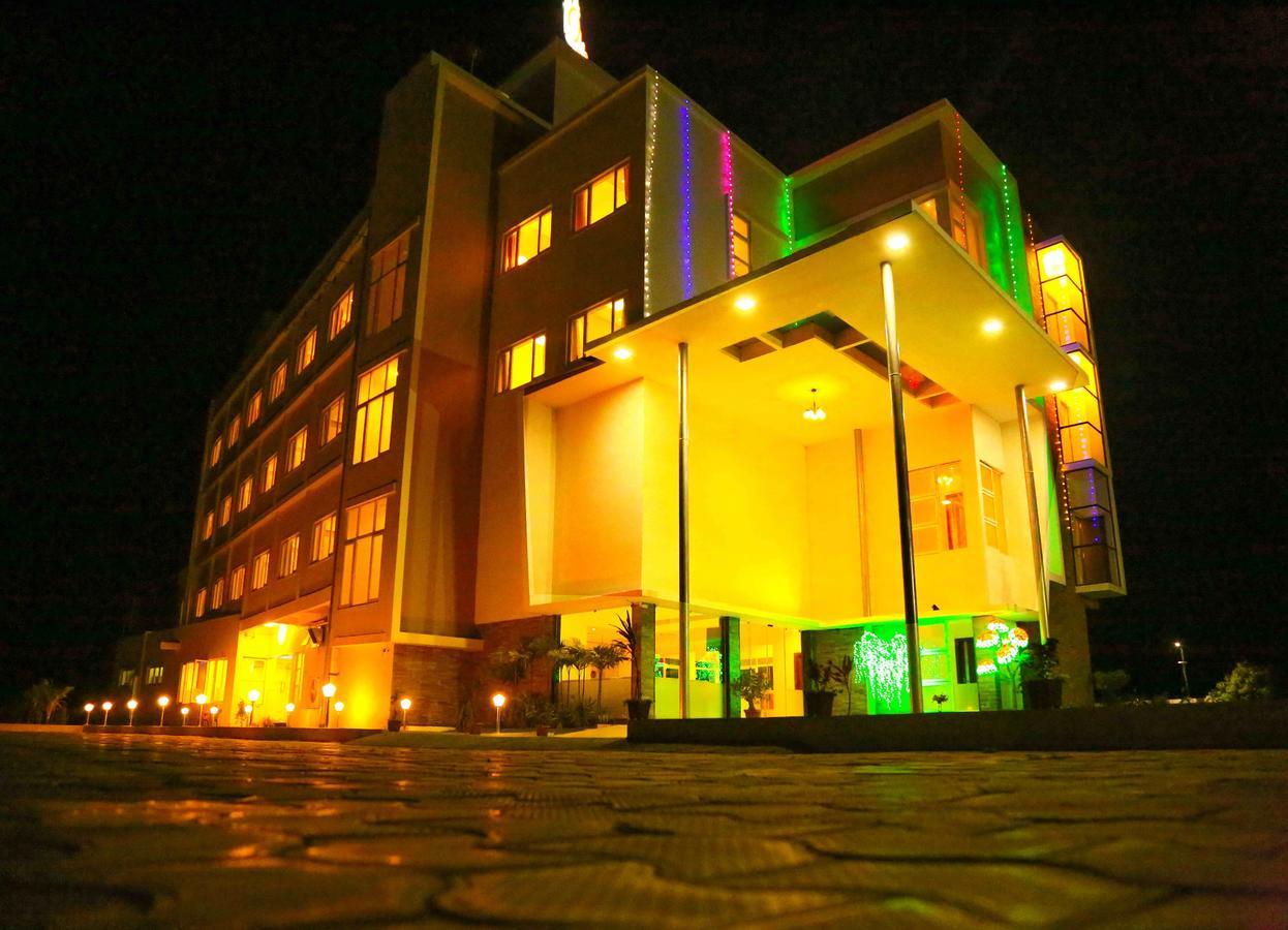 Hotel Queens Inn Velankanni Eksteriør billede