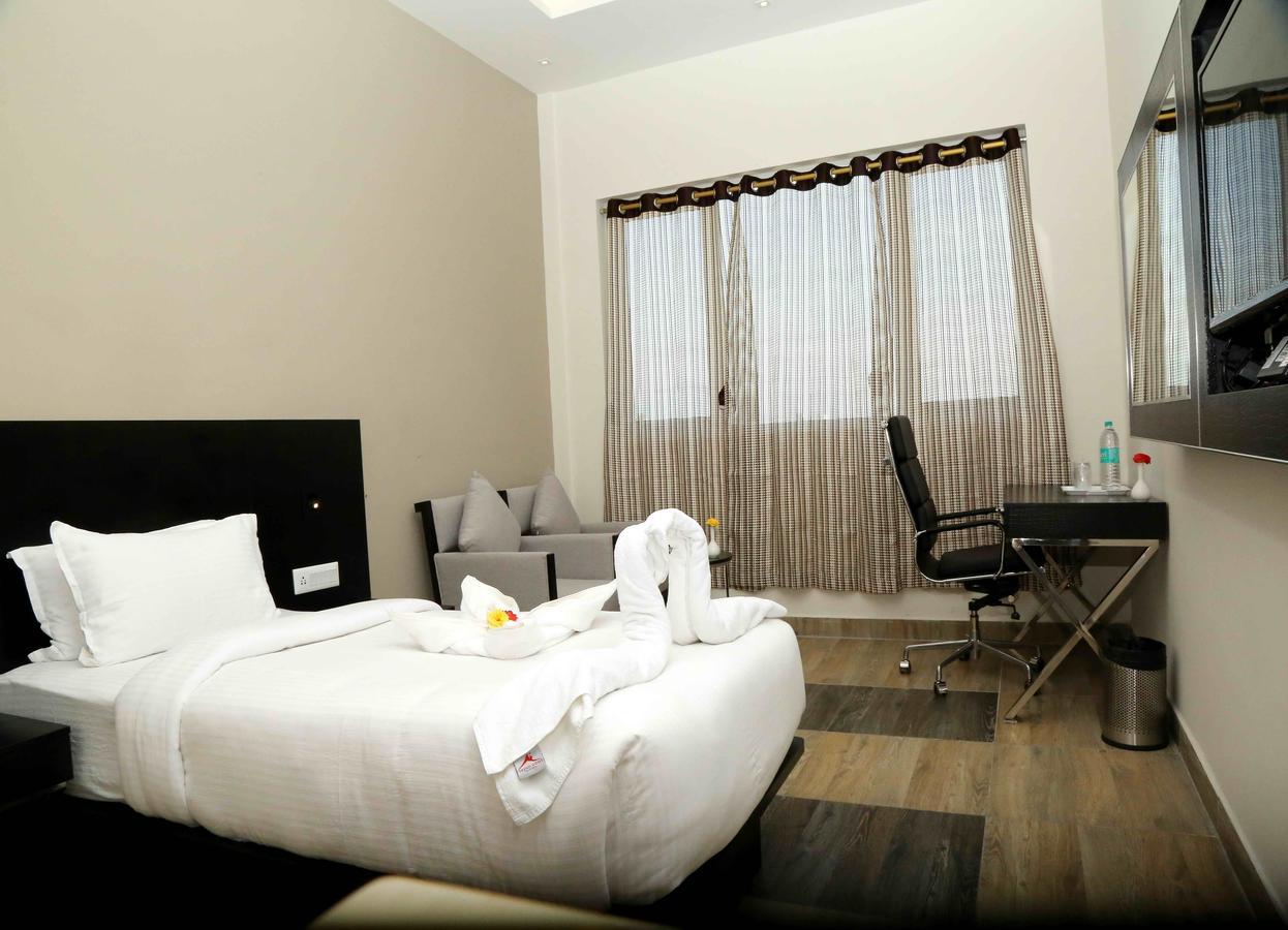 Hotel Queens Inn Velankanni Eksteriør billede
