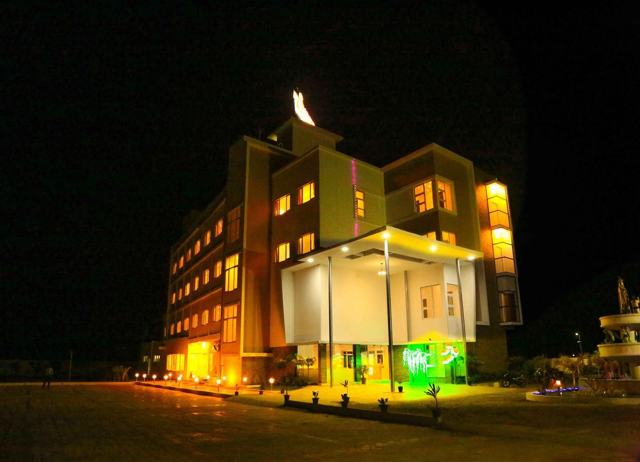 Hotel Queens Inn Velankanni Eksteriør billede